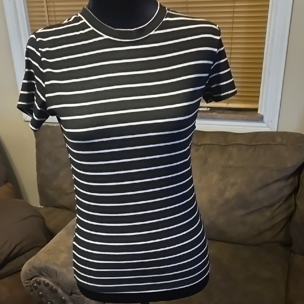 Popular21 Women's Shirt Sleeve Black and White Striped Top Size: M